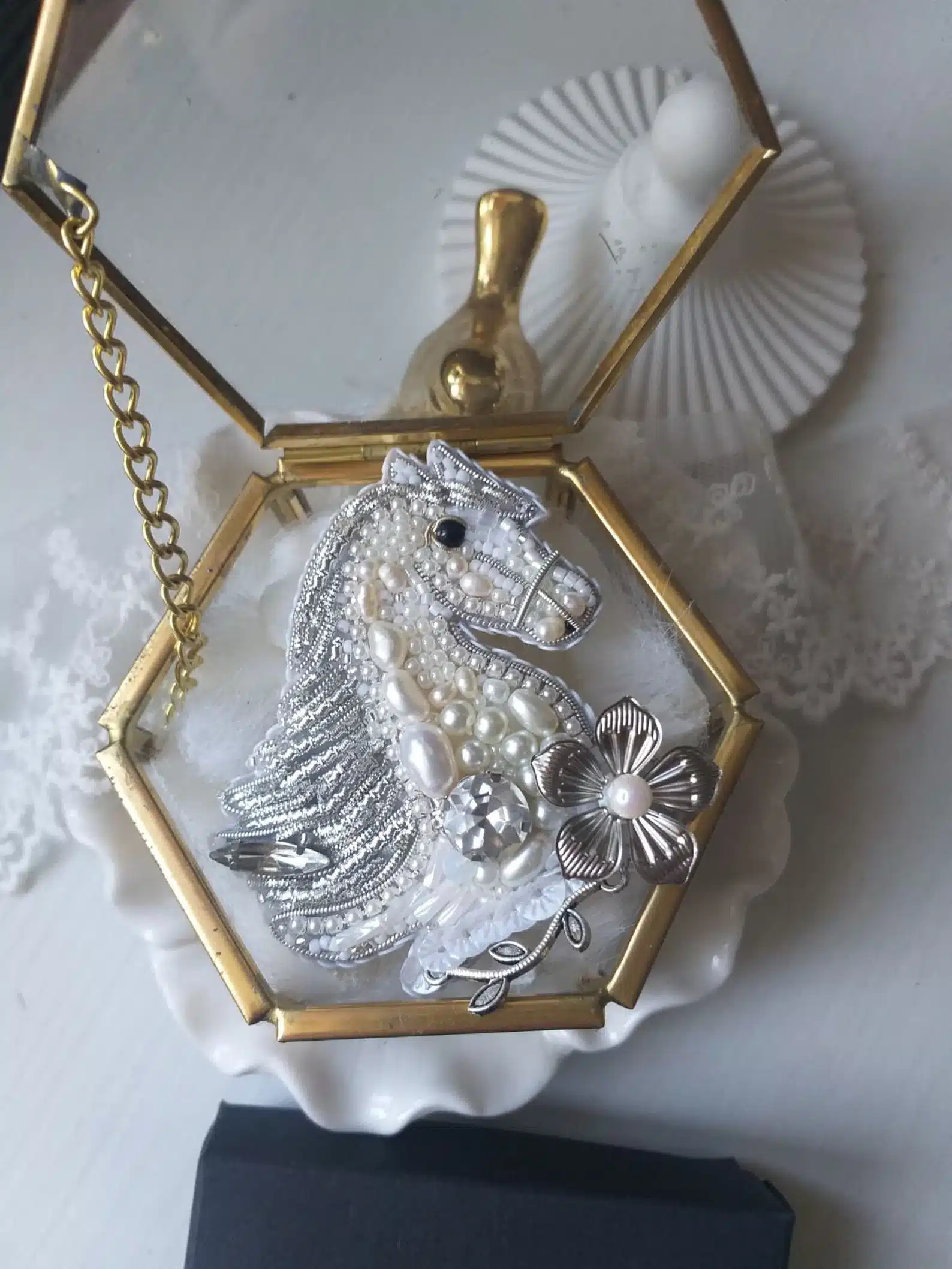 Beaded White Horse With Pearls