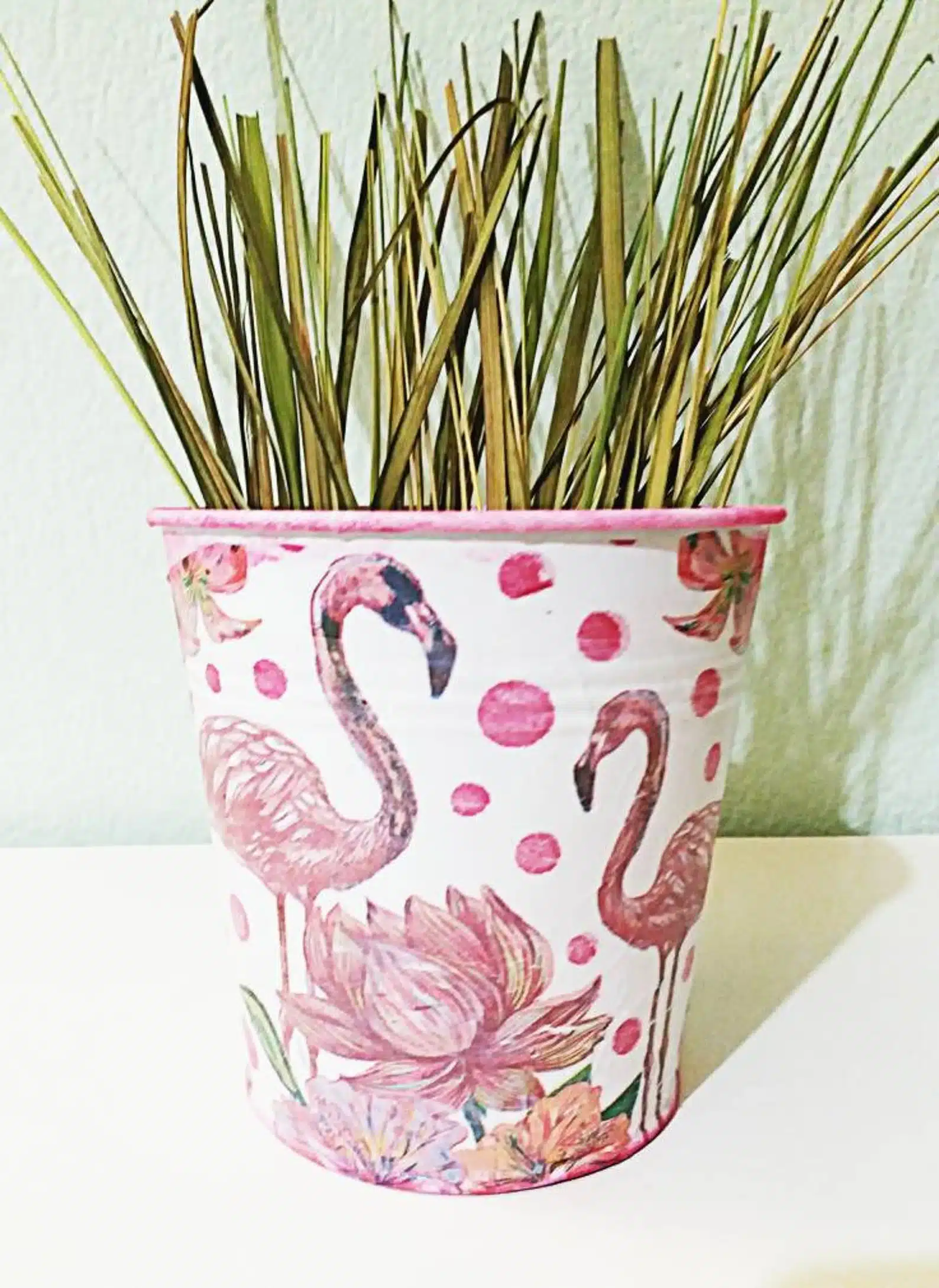 Flamingo Metal Pot